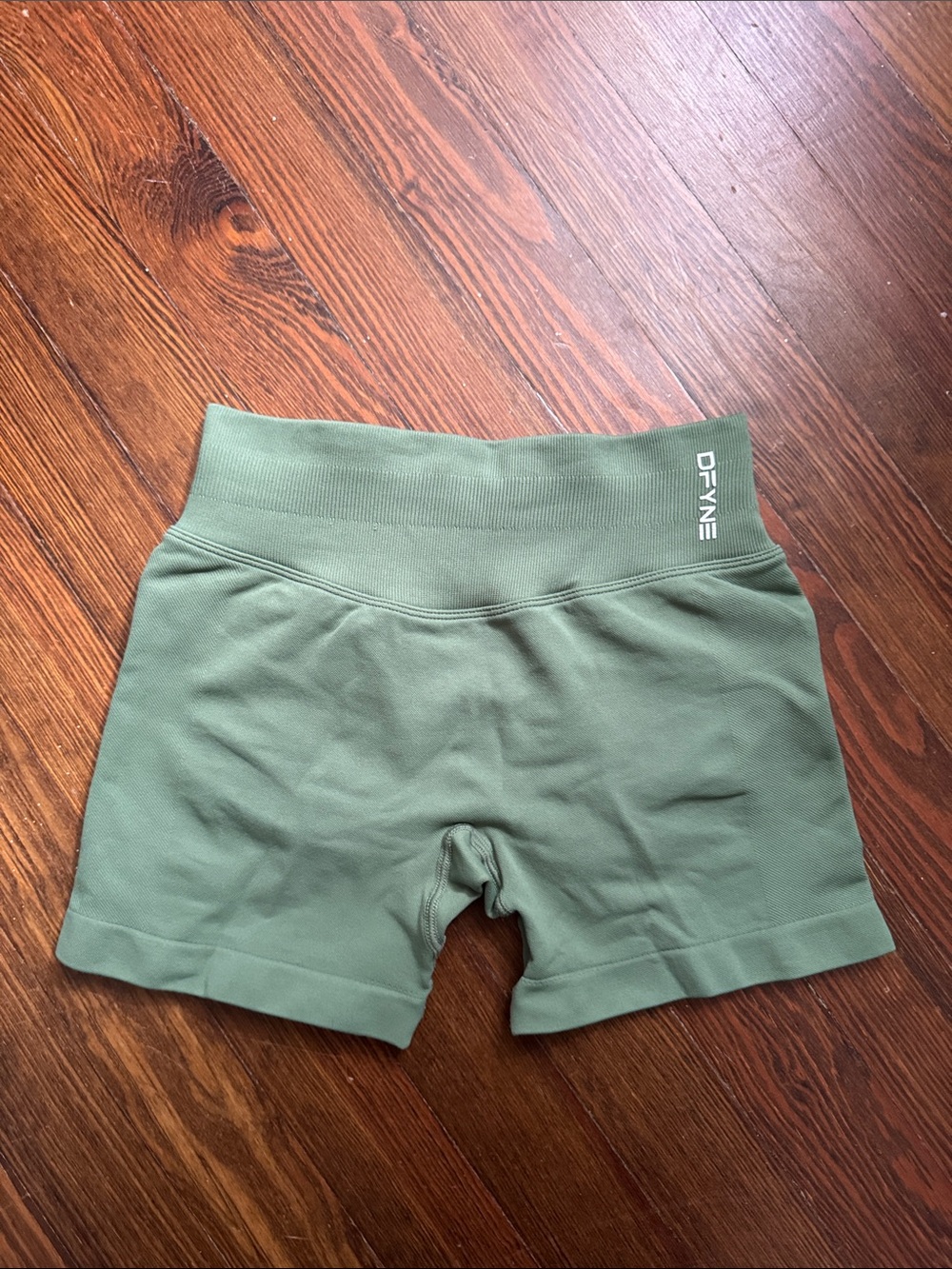 Seamless Olive Green Women's Performance Shorts